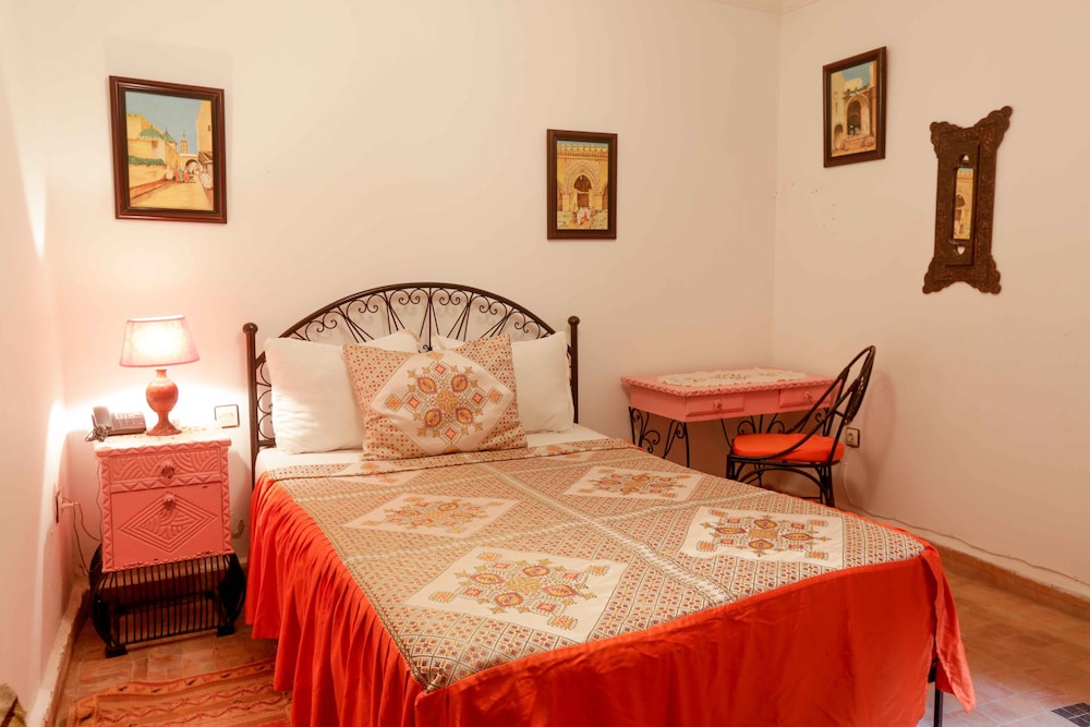 Riad Al Khansaa 10/70