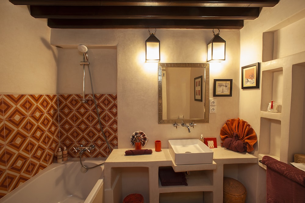 Riad Boussa 28/30