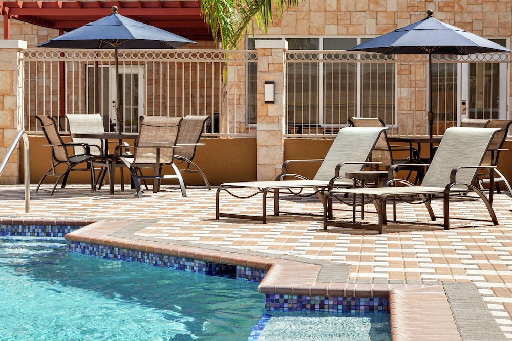 Homewood Suites by Hilton Harlingen 27/35