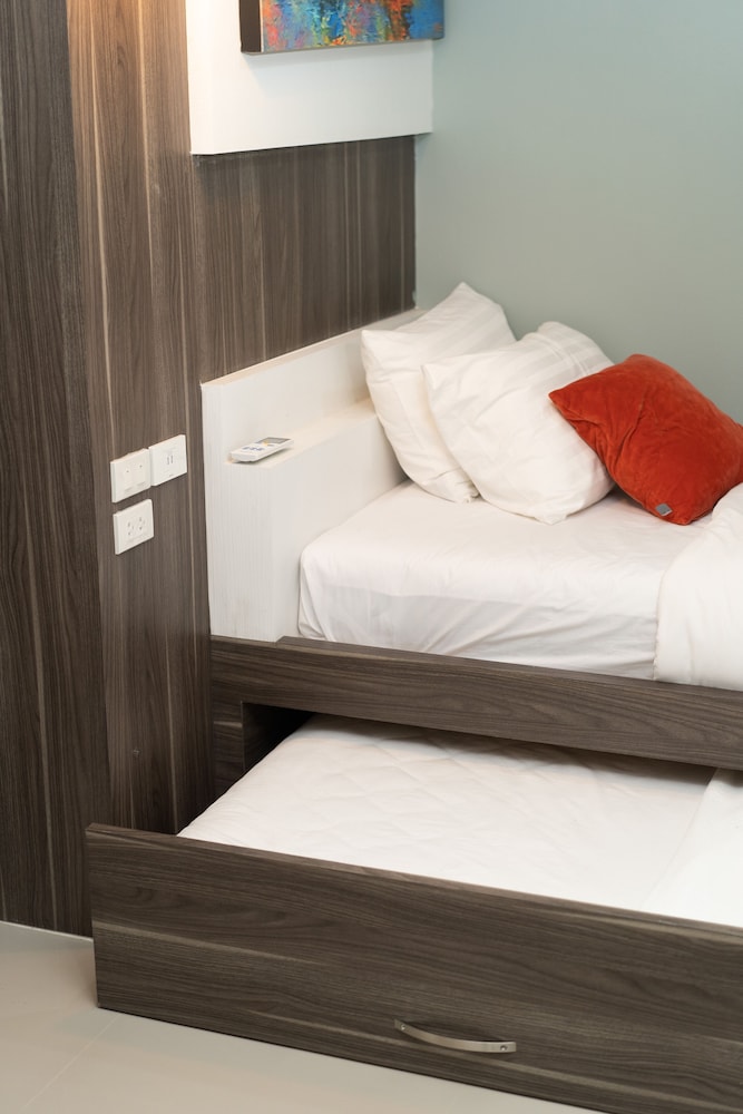 غرفة عائلية رباعية بغرفتي نوم مع سرير سحّاب إضافي، We Resident Hotel 2/3