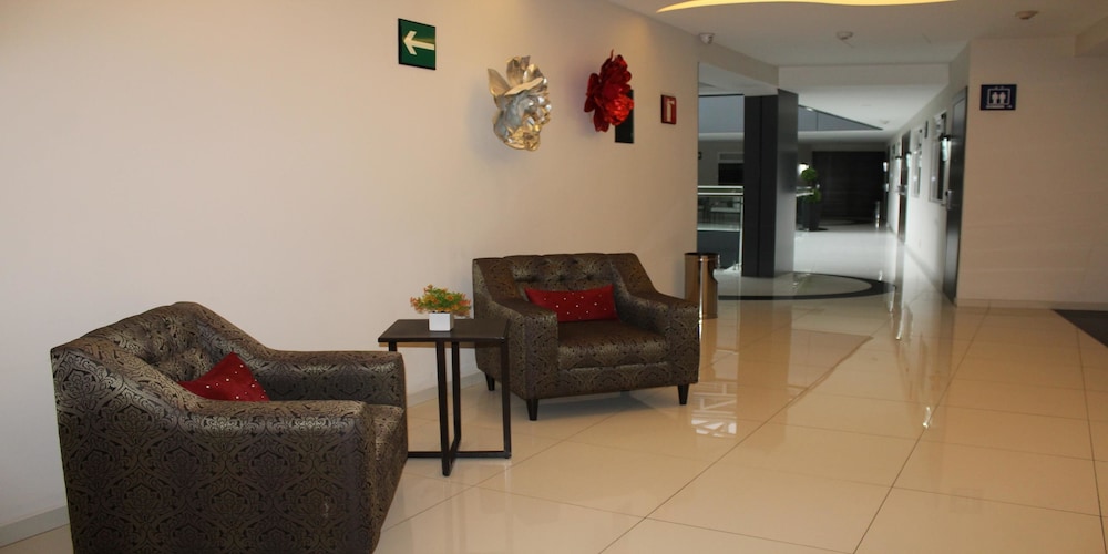 Hotel Plaza Poblana 38/67