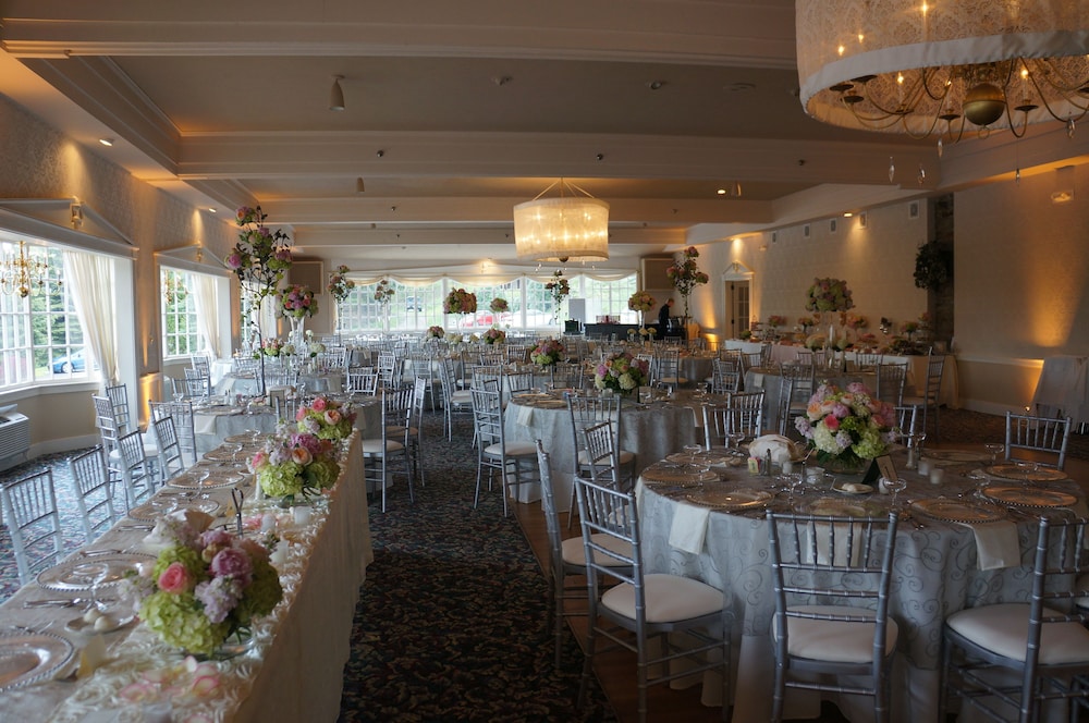 The Historic Summit Inn 37/53