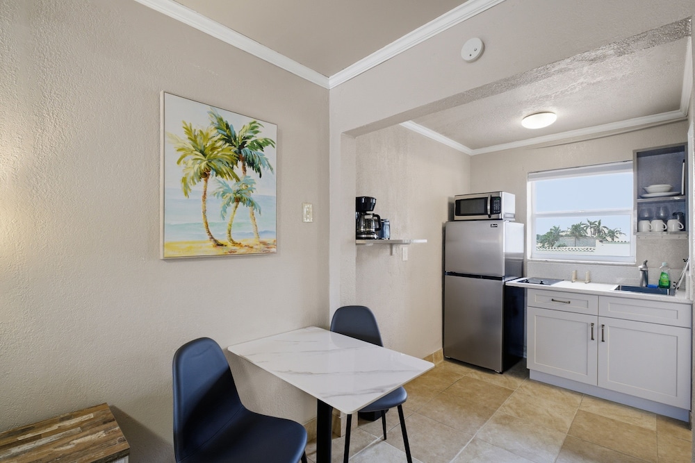 La Terrace Oceanfront 11/50
