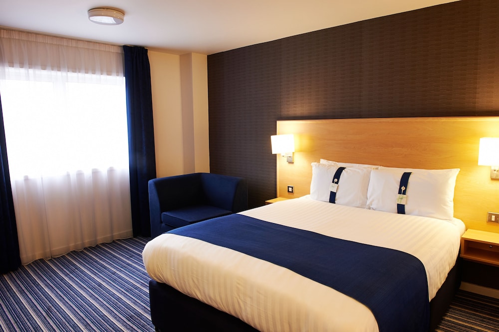 Holiday Inn Express Manchester Airport 18/74