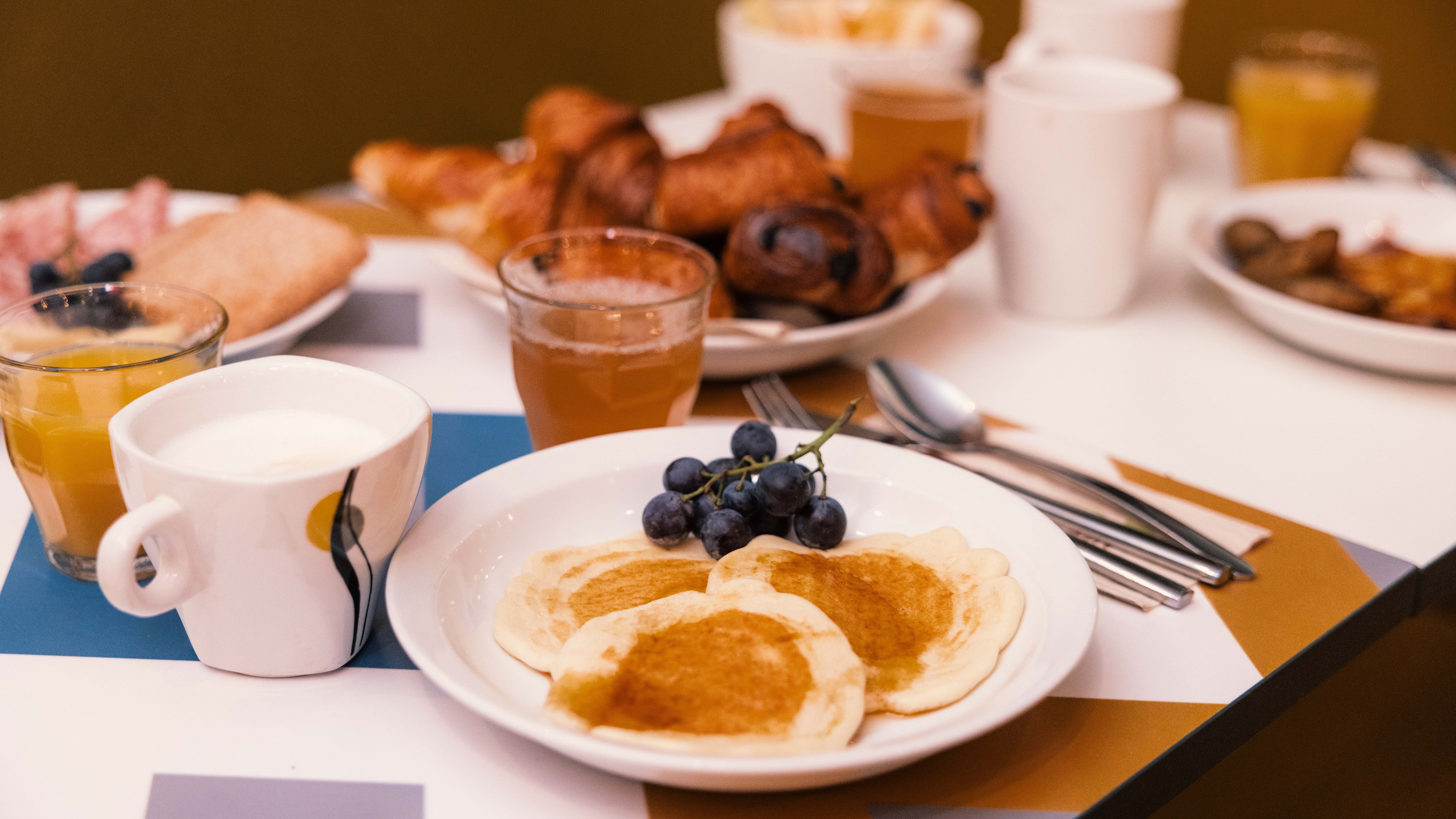 HOLIDAY INN EXPRESS PARIS - CDG AIRPORT 27/70