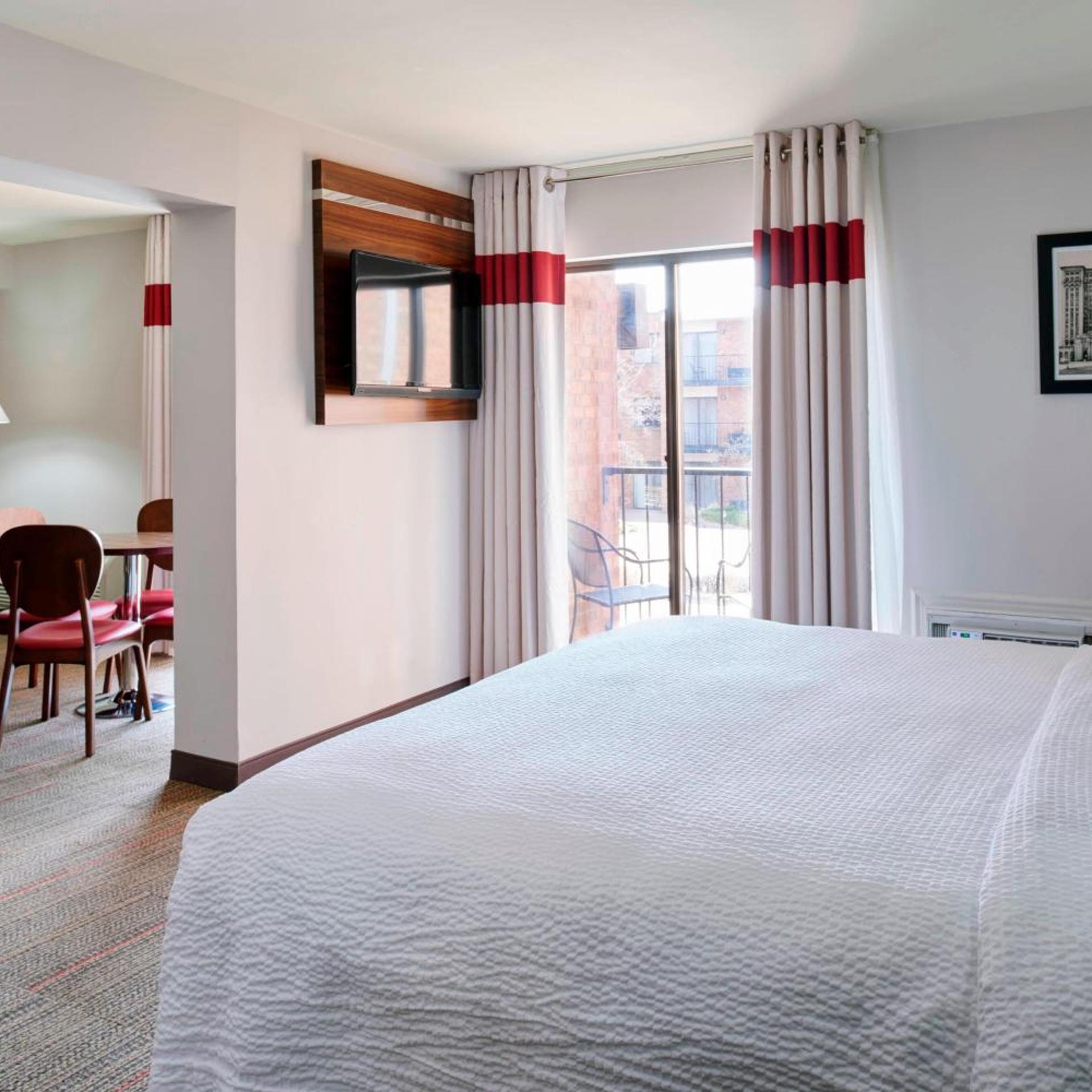 1 Bedroom, Wellness, Suite, King Bed, City View