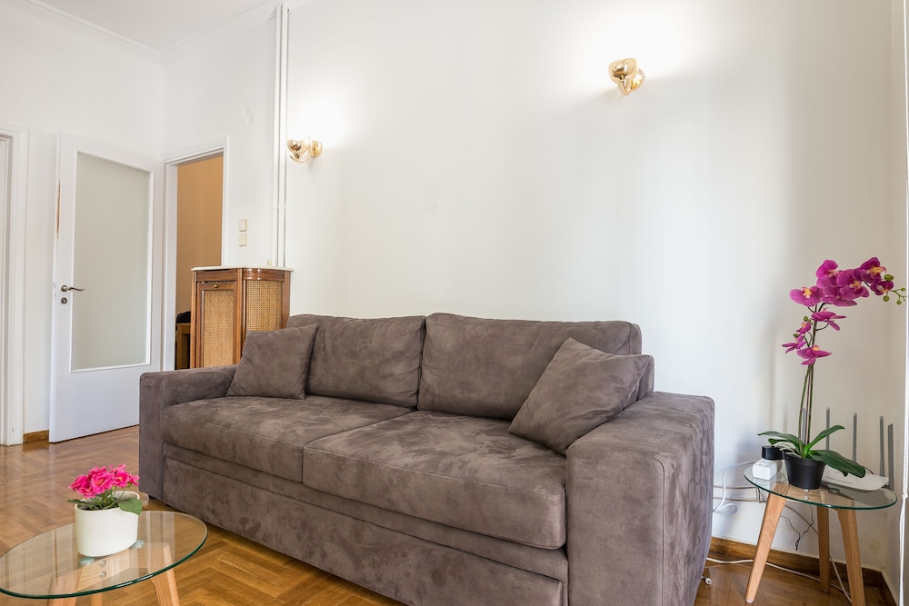 Victoria Best Apartments Near Metro 17/19