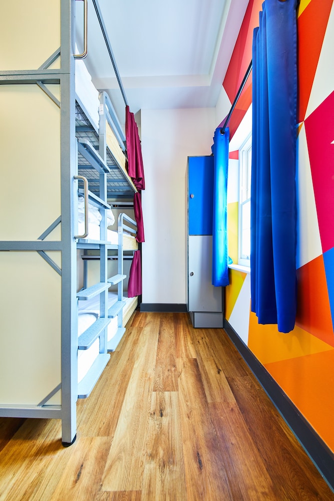 St Christophers Inn Village London Bridge Hostel Ex Hostel St Christophers Village 69/74