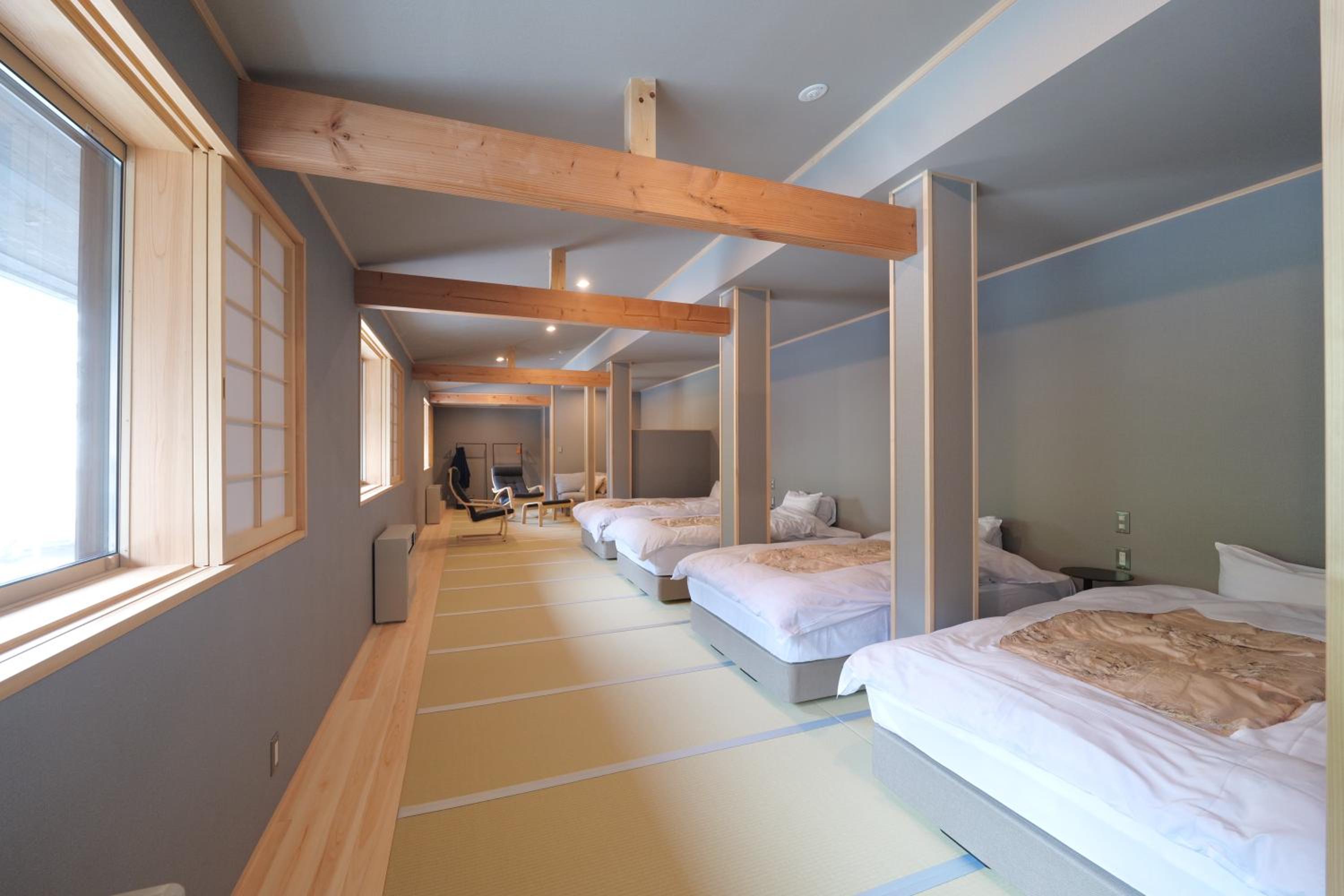 Japanese, 4 Beds, Mountain Side, Large