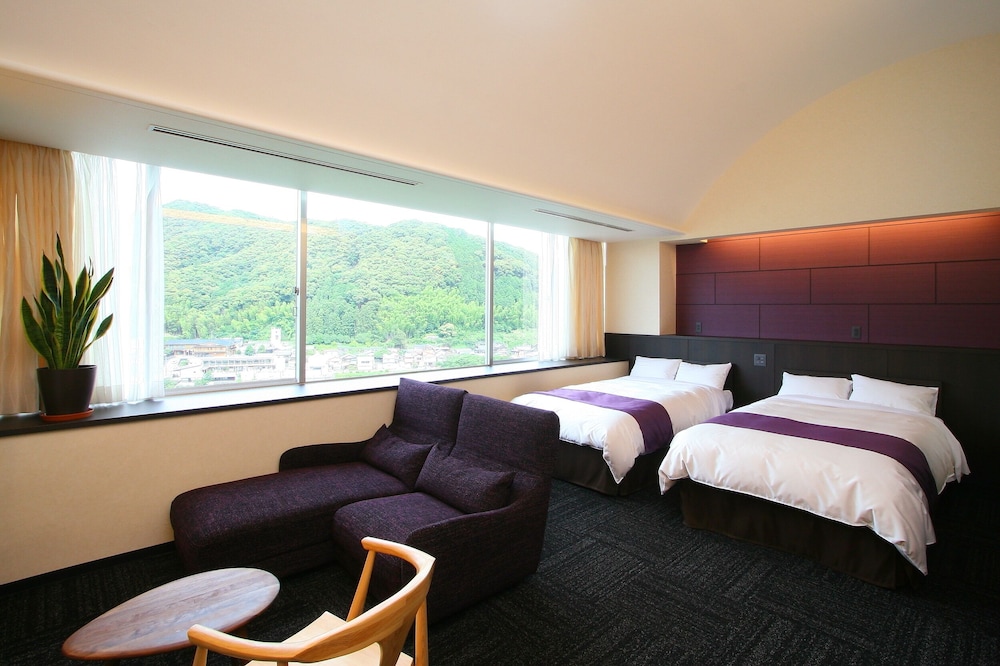 HOTEL SEIRA SHIMANTO 4/28