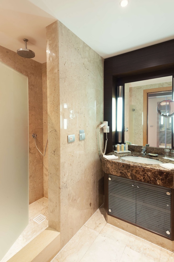 جناح بسرير كينج، Radisson Hotel Astana 4/4