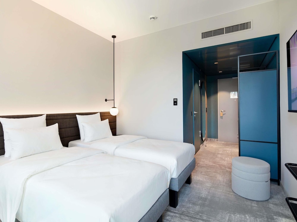 Standard, Twin Beds