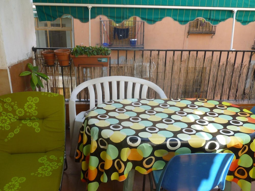Hostal El Cascabel 61/75