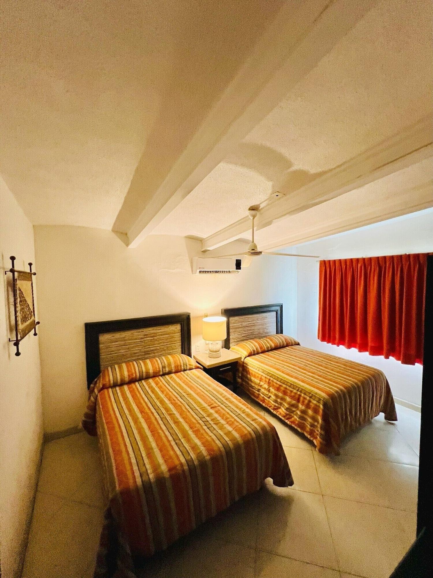 2 Rooms, Tower, Suite, Lake View