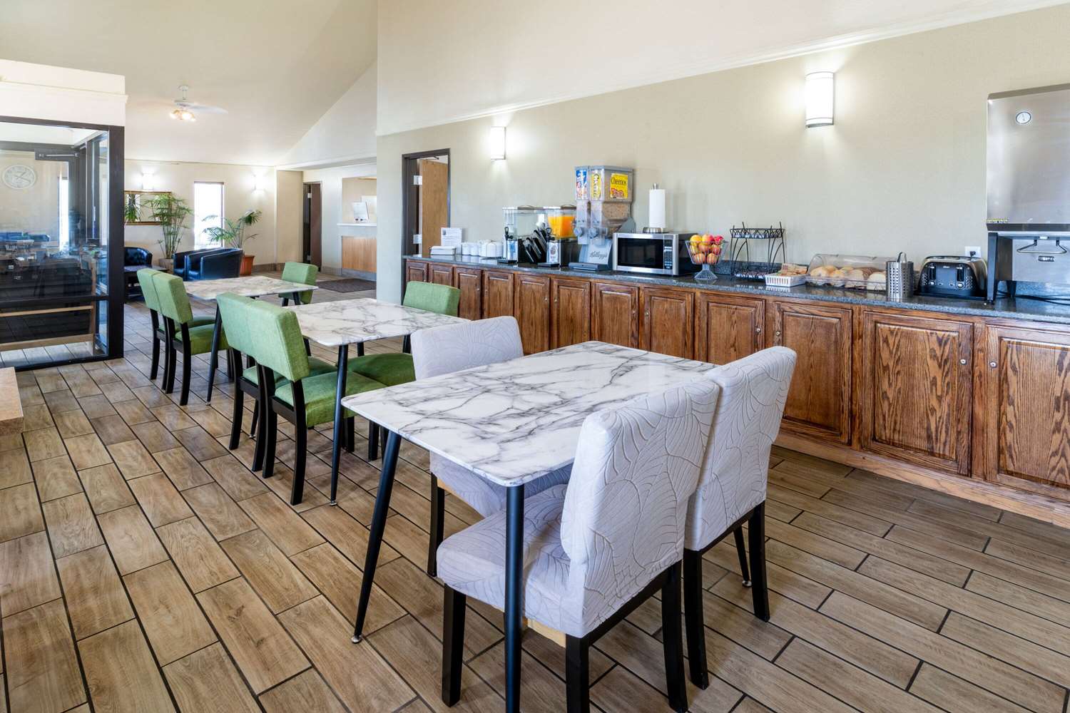 Super 8 By Wyndham Cheyenne Wy 26/32