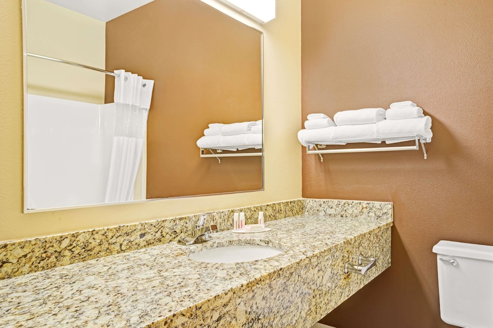 Baymont By Wyndham Wahpeton 14/15