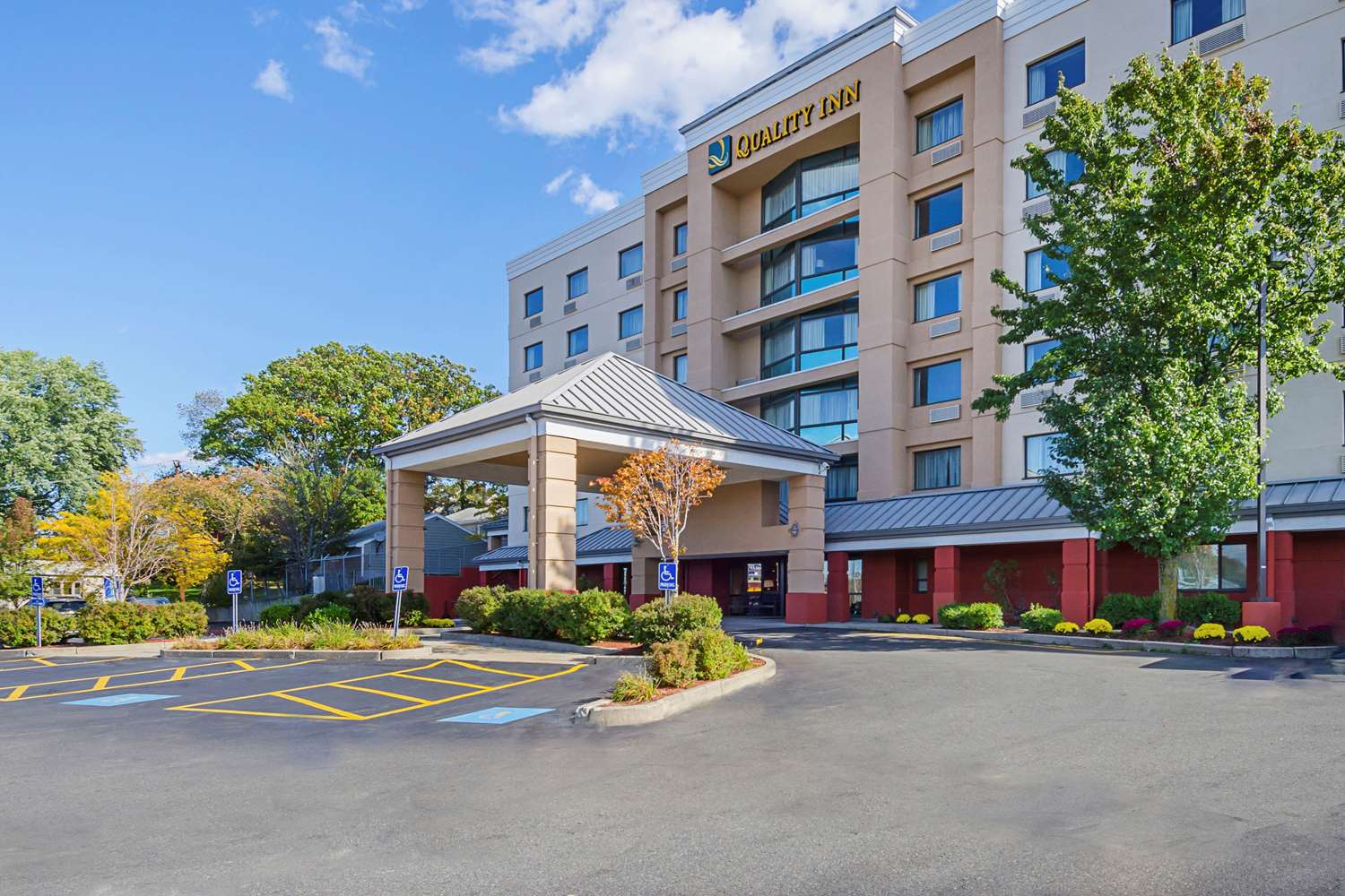 Quality Inn Boston-Revere 16/17