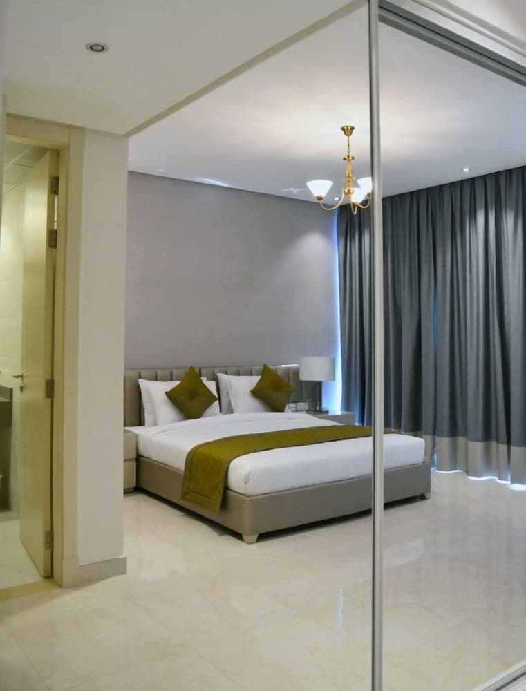 The Lodge Suites 4/37