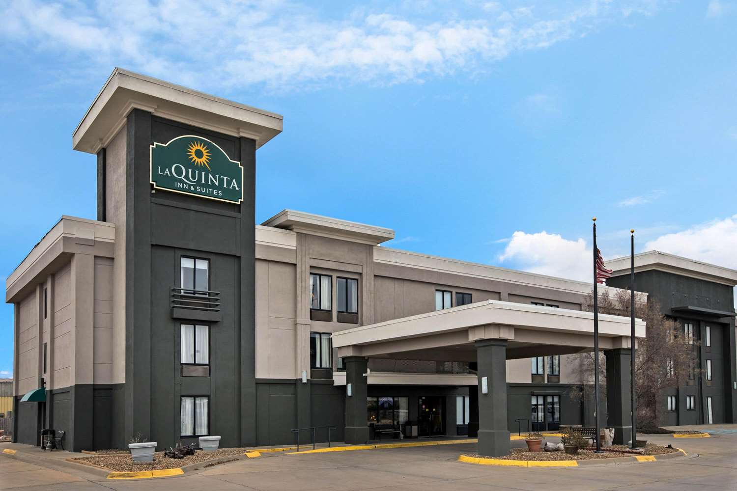 La Quinta Inn Suites Salina 51/57