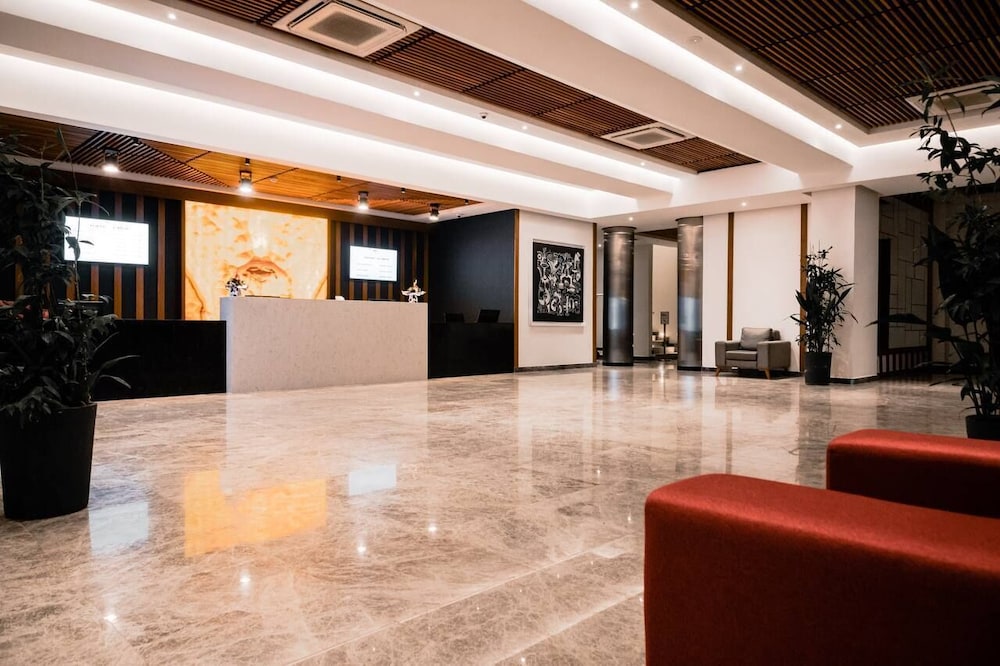 Star Land Hotel 8/60