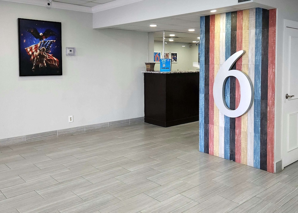 Motel6 Columbus, GA - Downtown 11/52