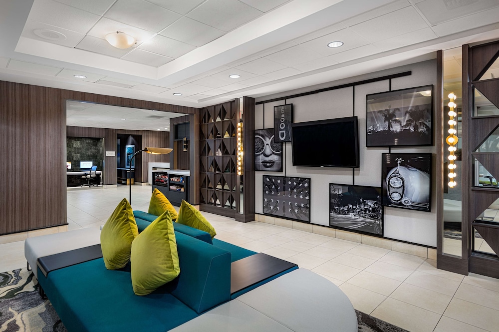 Hilton Garden Inn Los Angeles Hollywood 25/41