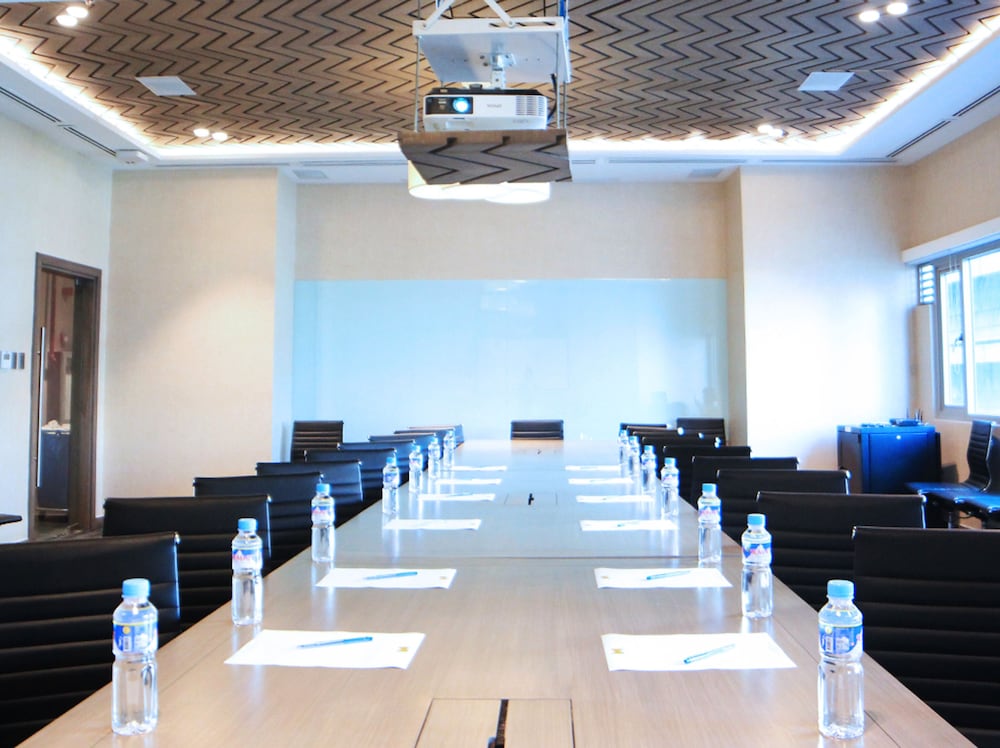 The Mini Suites - Eton Tower Makati 52/63