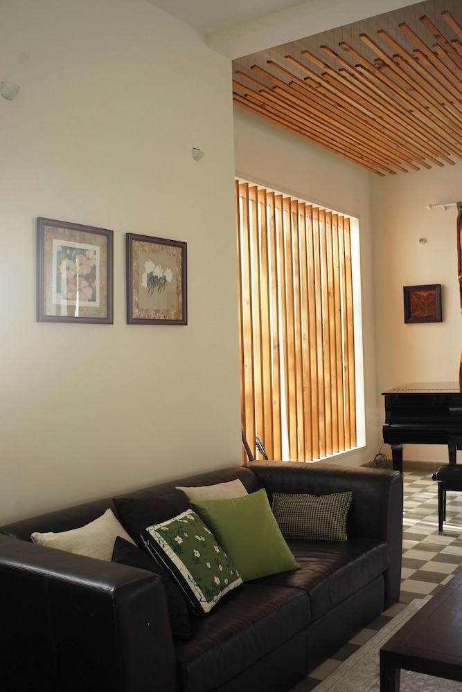 Lu Tan Villa 49/72