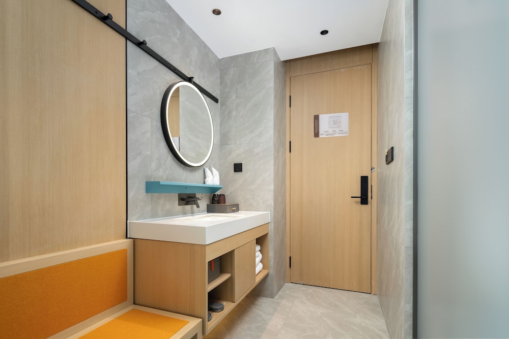 Days Inn by Wyndham Zhuhai Gongbei Port 8/41