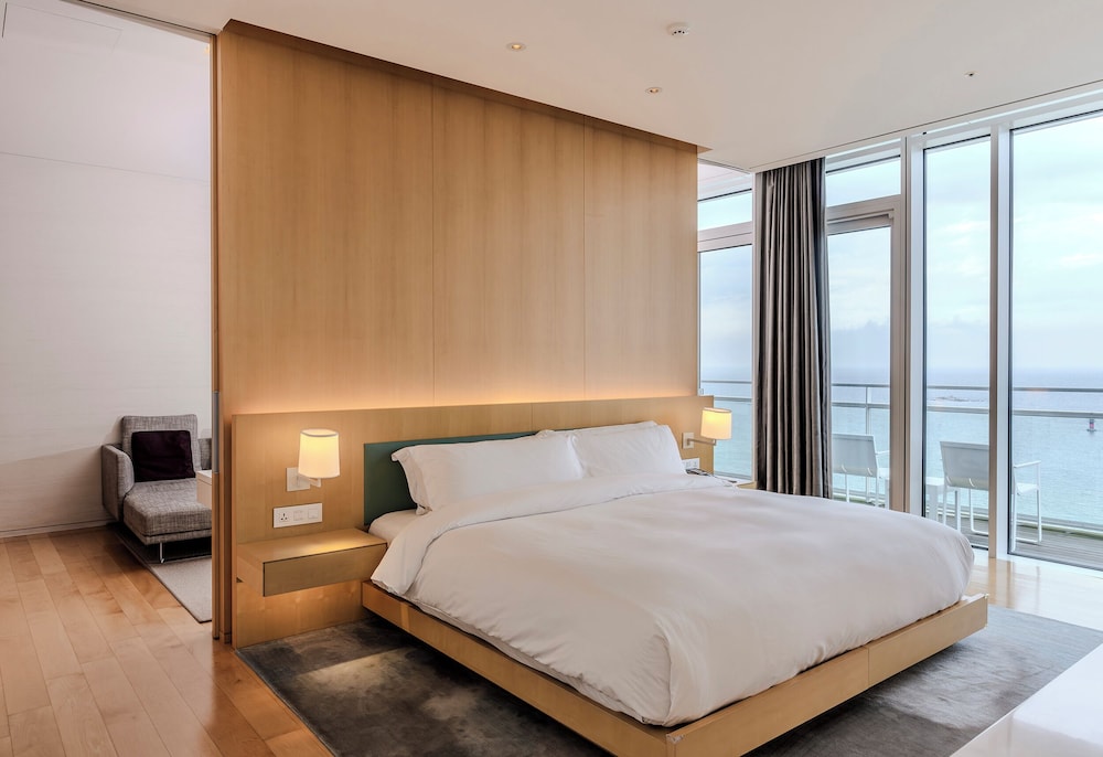 Seamarq Hotel 20/70