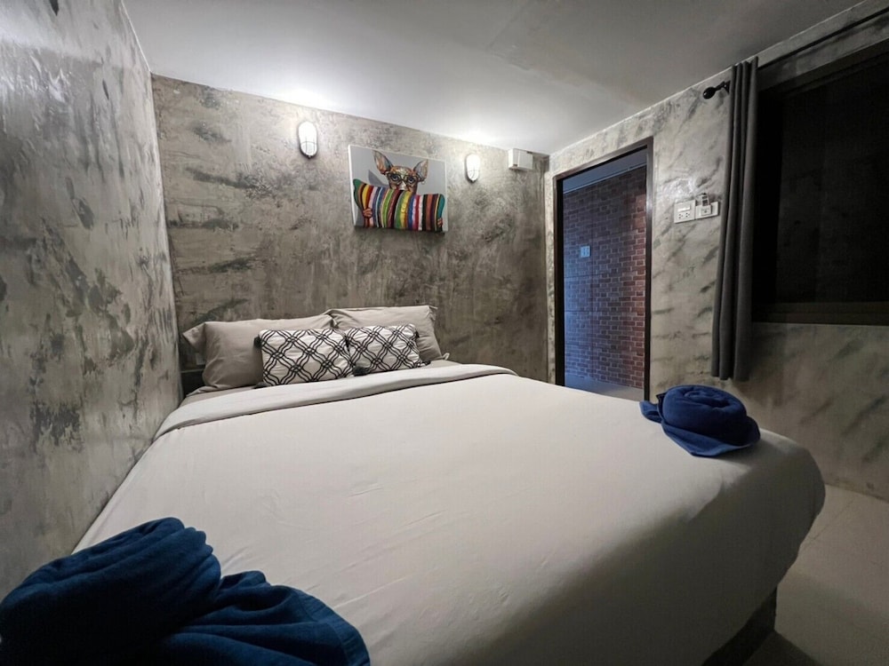 Baan Bua Talay 44/65