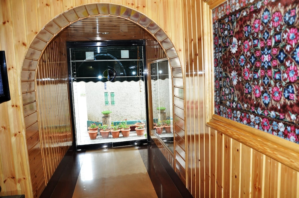 Hotel SADAF 23/45