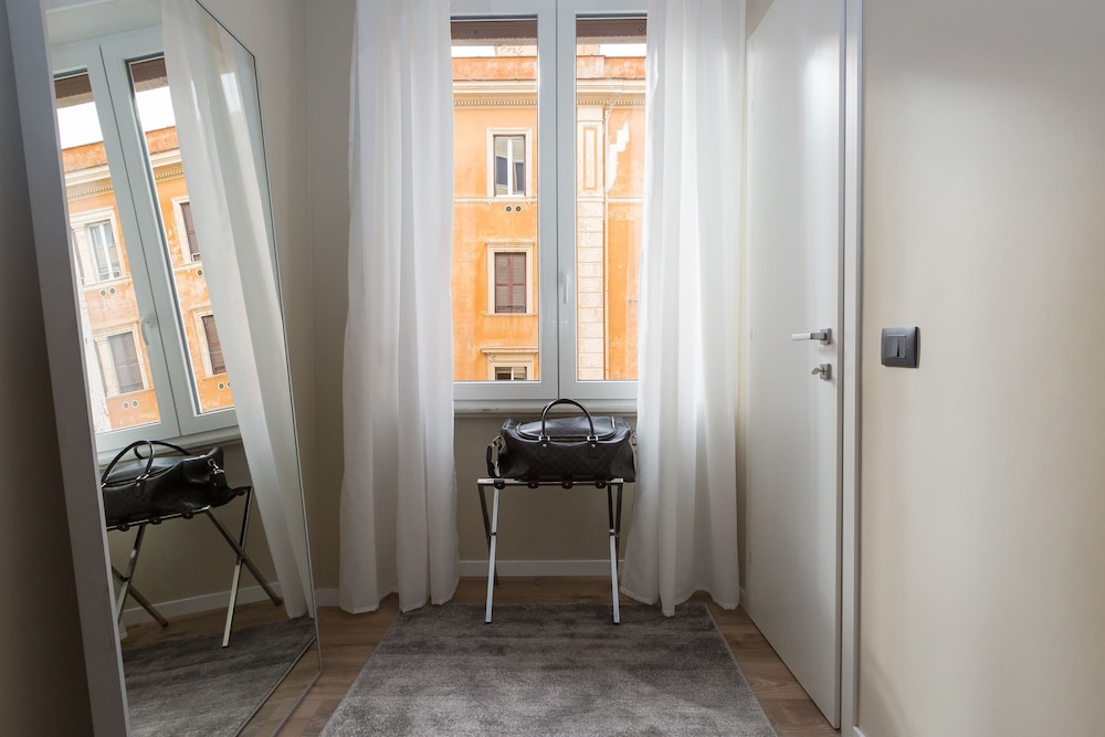 126 Gracchi Suites 32/47