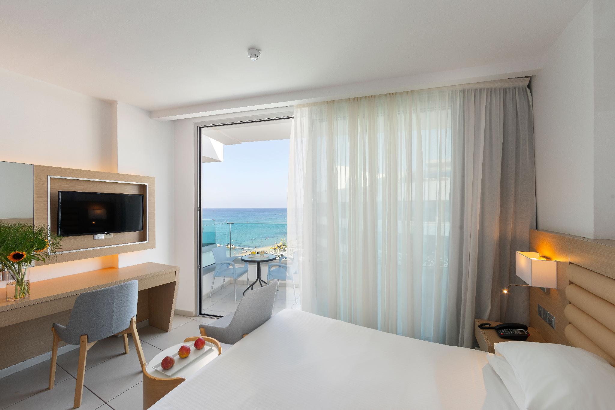 Room, Double or Twin Bed, Side Sea View