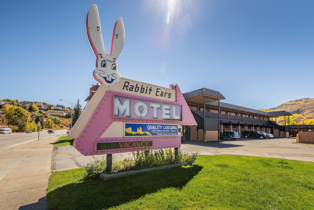 Rabbit Ears Motel 10/49