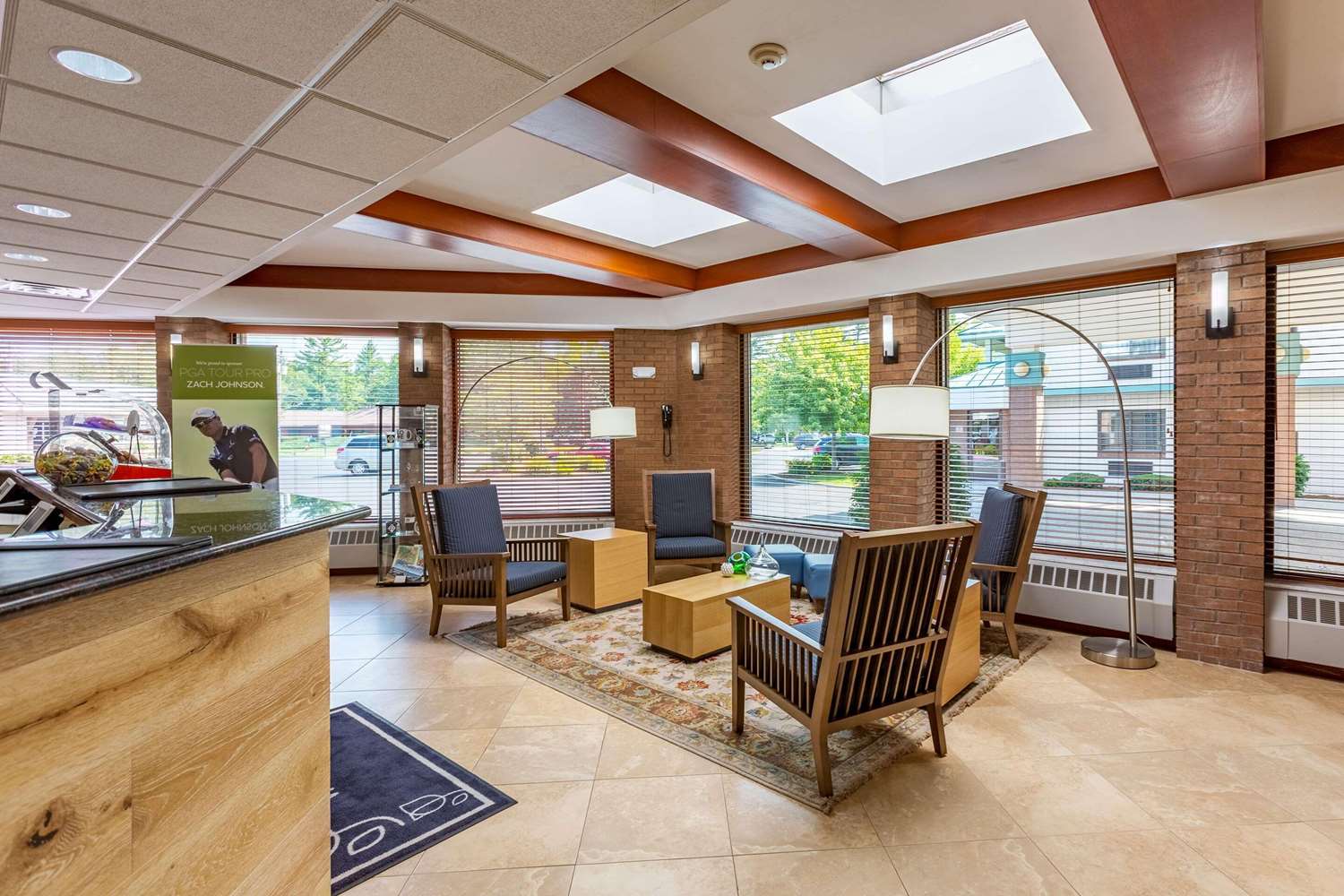 Country Inn and Suites by Radisson, Traverse City, MI 40/46