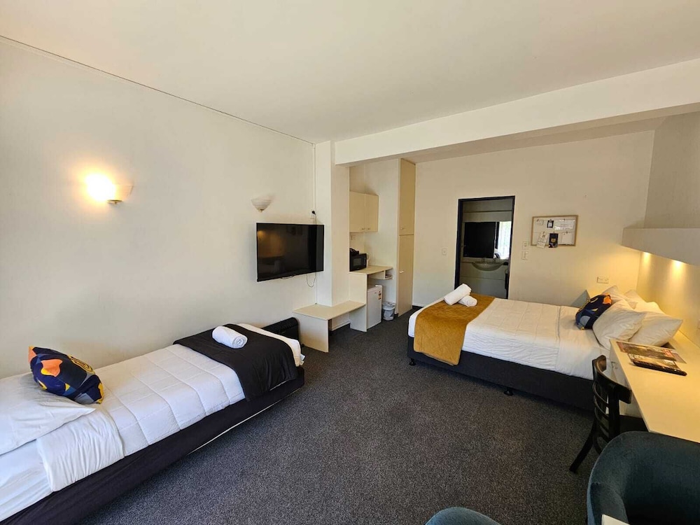 U Studios Paraparaumu, SureStay Collection by Best Western 6/46