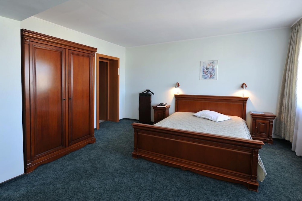 Hotel Moldova 21/80