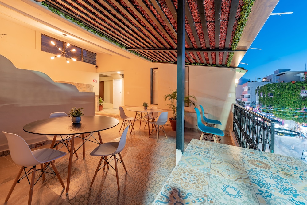 Hotel Brisas 5a AV 8/62