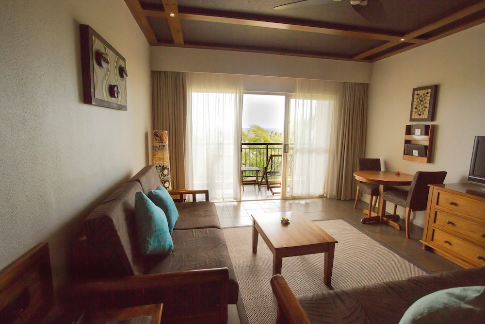 Outrigger Fiji Beach Resort 24/31