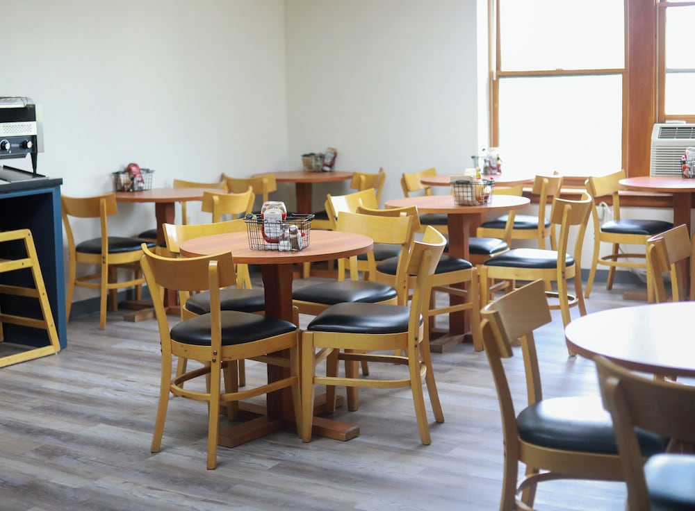 Illini Inn & Suites 21/26