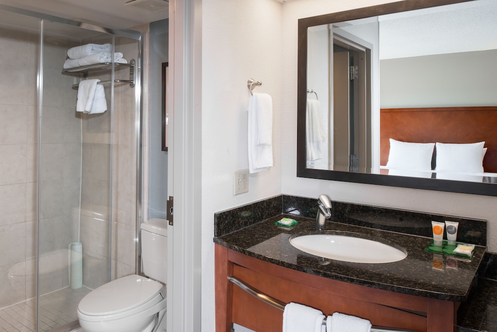 Hyatt Place Dallas/North Arlington/Grand Prairie 9/64