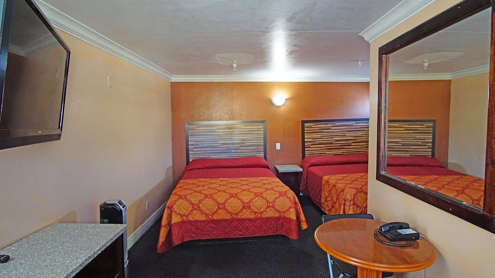 Lincoln Motel 35/58