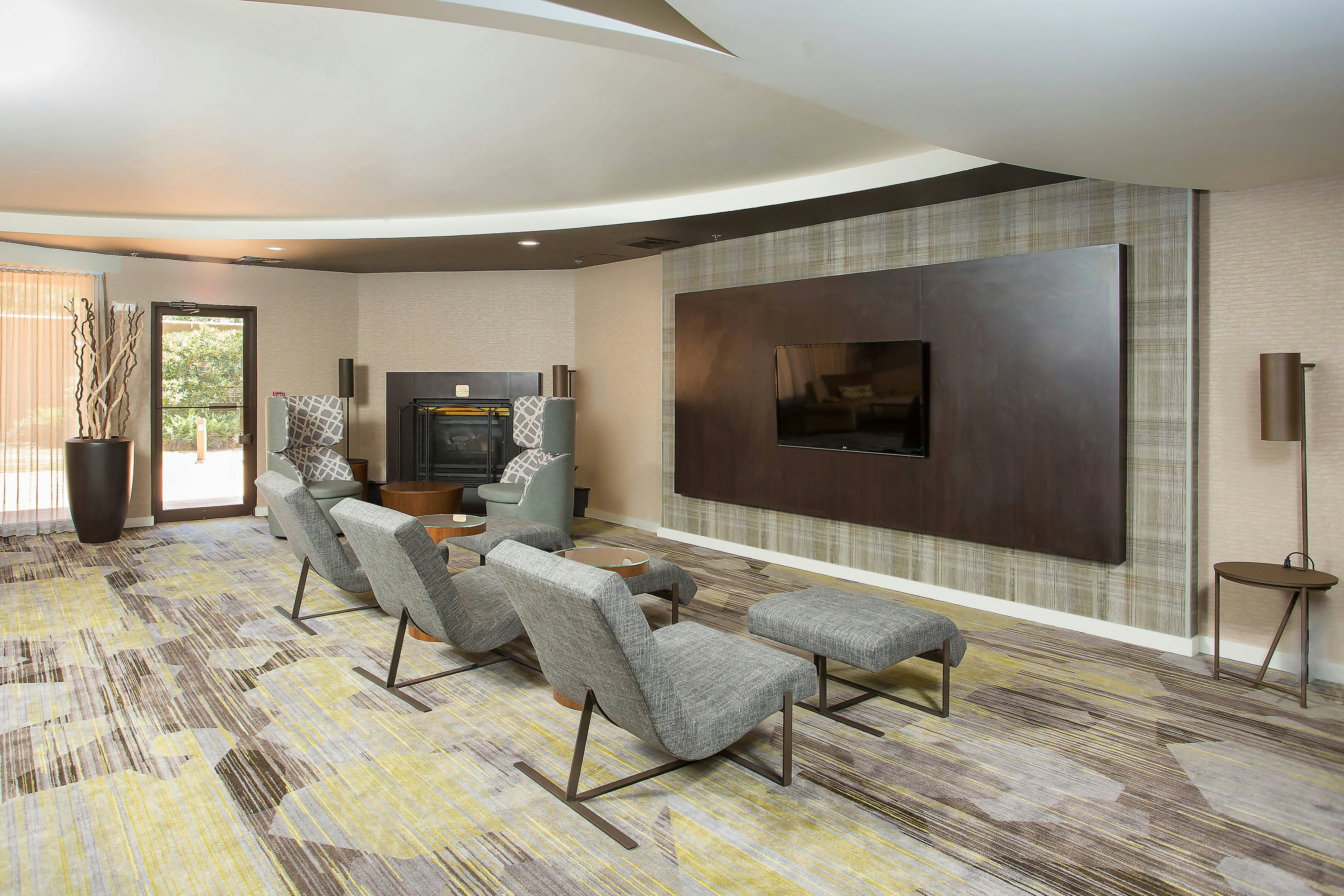 Courtyard By Marriott Boston Westborough 25/26