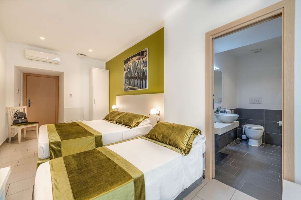 TREVI PALACE HOTEL 26/62