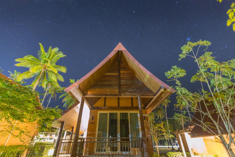 Koh Kood Paradise Beach Resort