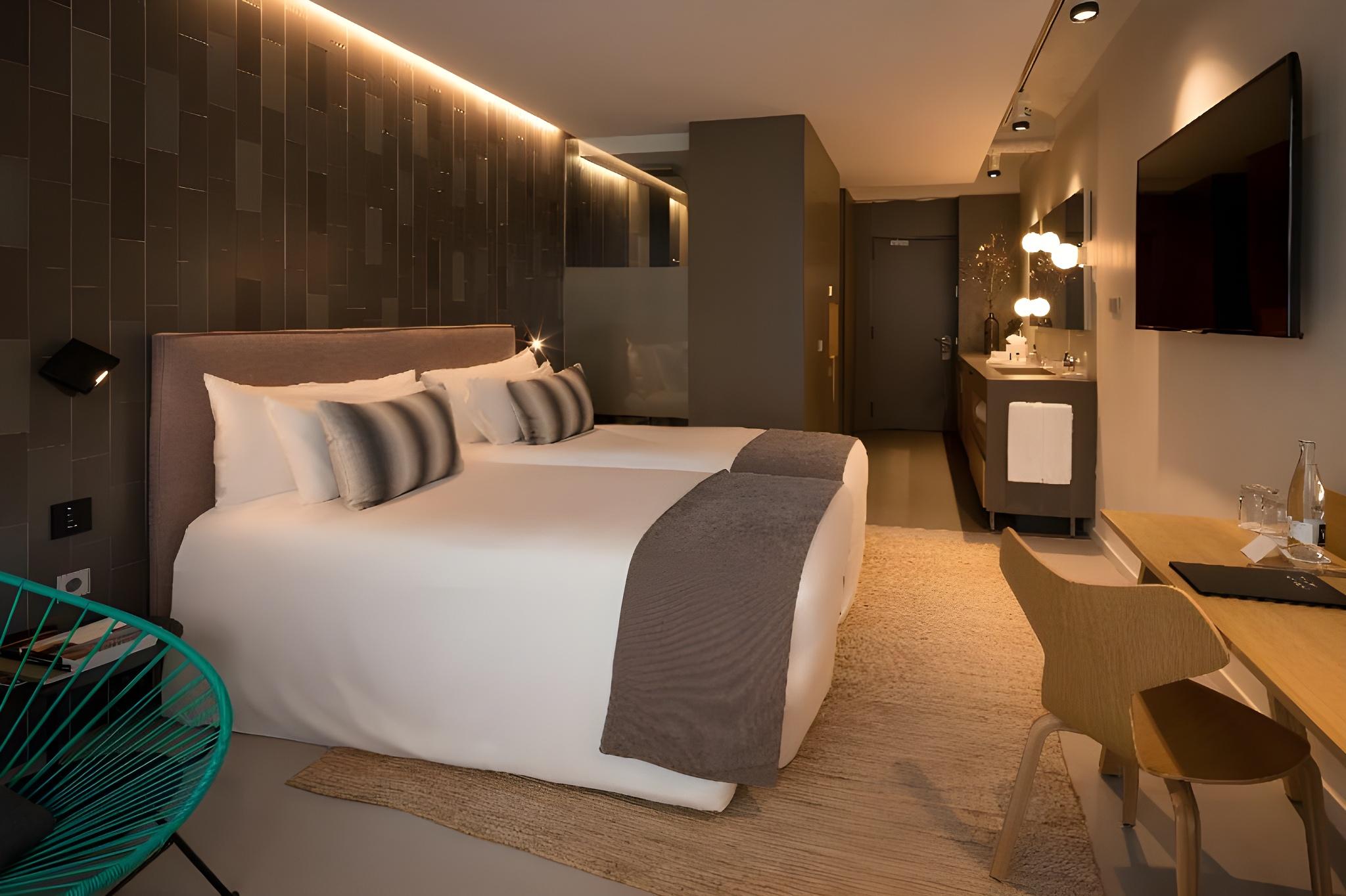 Design, 2 Double Beds