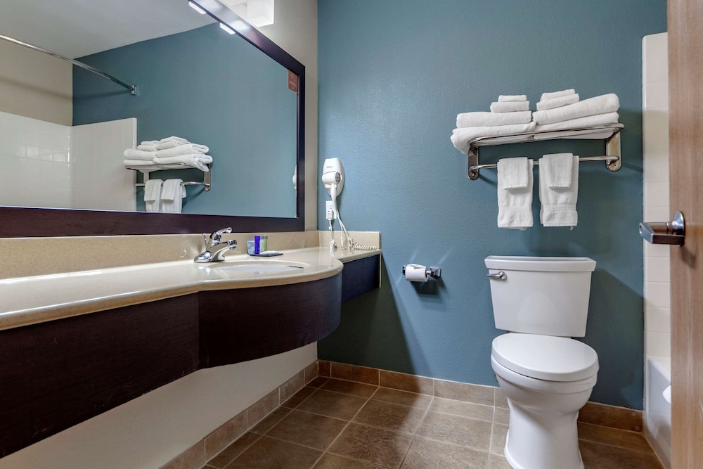 Sleep Inn & Suites Hays I-70 25/59