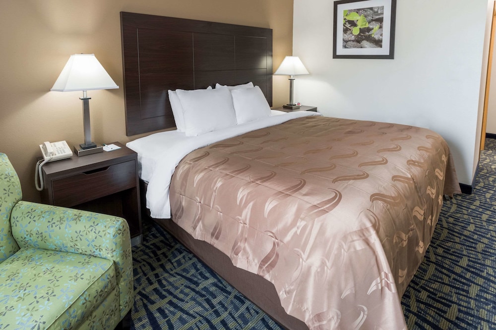 Quality Inn Rochelle IL 16/43