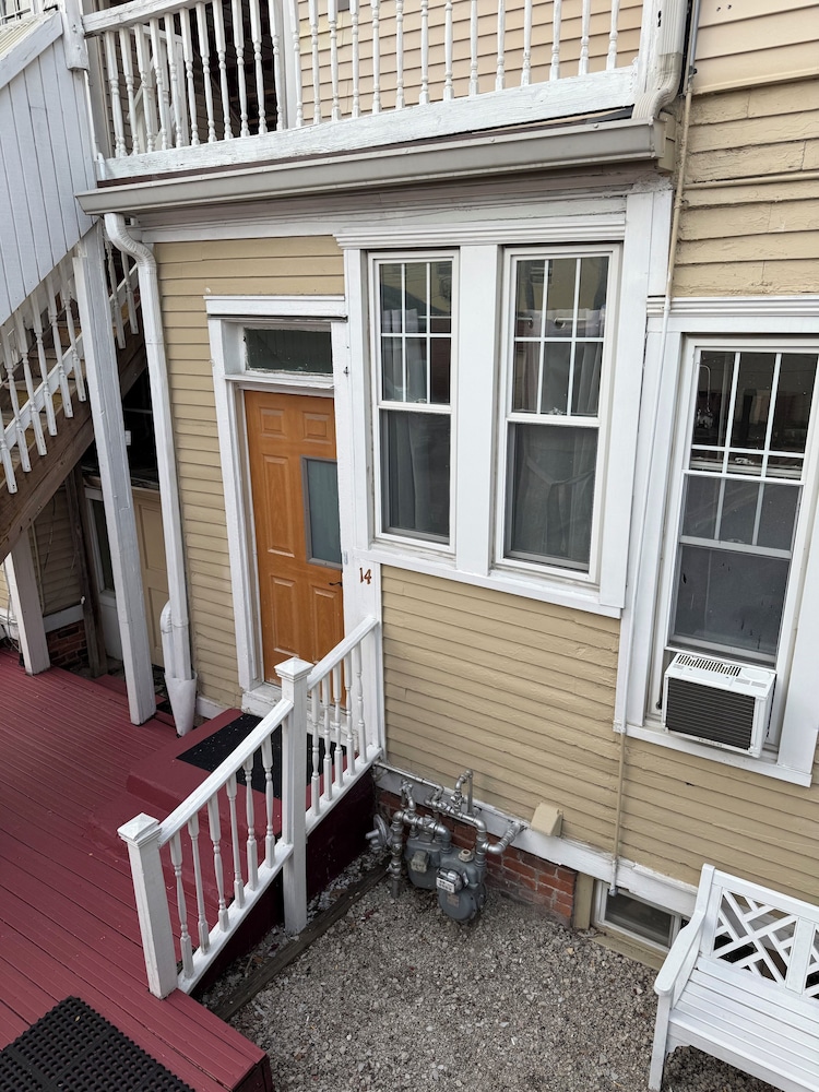 LaSalle Bed & Breakfast thumb 3